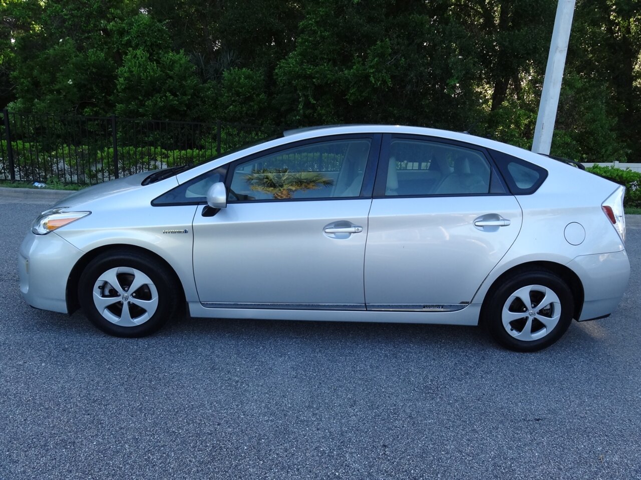 2012 Toyota Prius Three Premium - Photo 13 - Deland, FL 32720