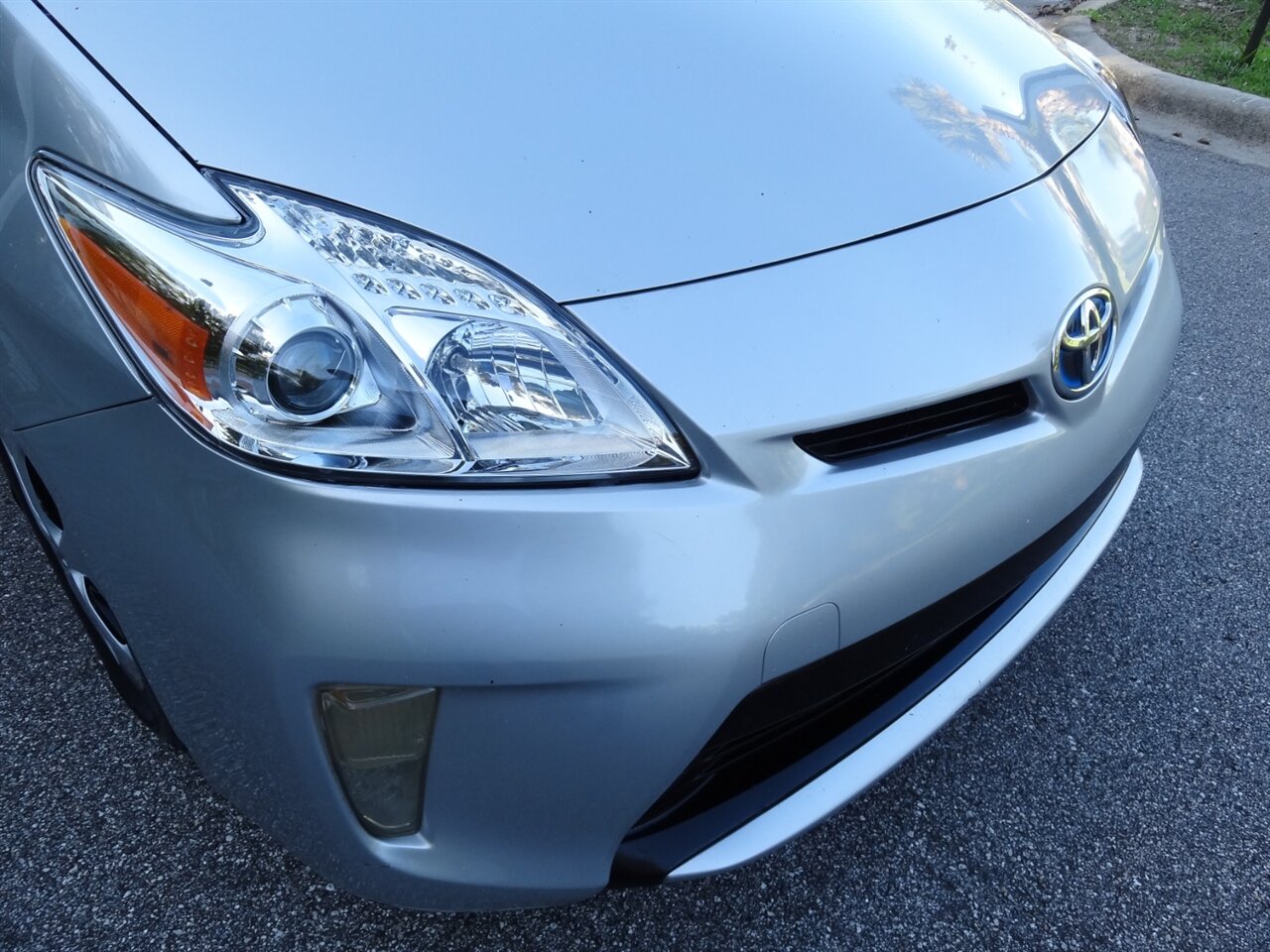 2012 Toyota Prius Three Premium - Photo 6 - Deland, FL 32720