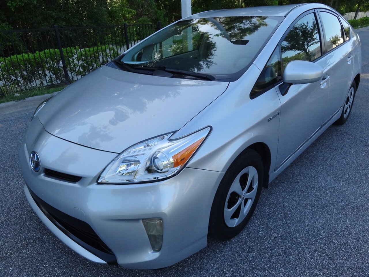 2012 Toyota Prius Three Premium - Photo 2 - Deland, FL 32720