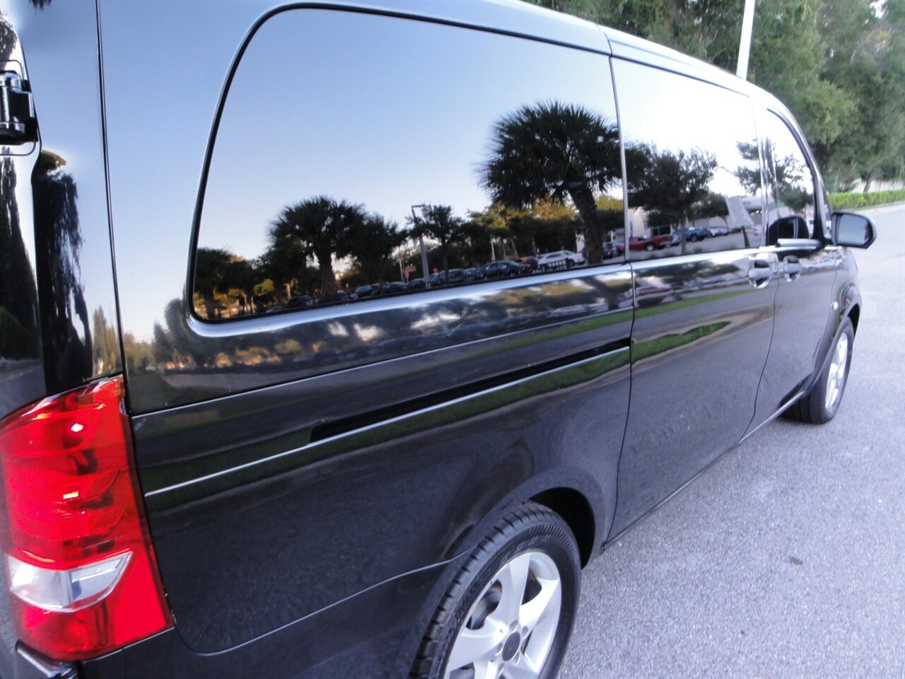 2018 Mercedes-Benz Metris 8 Passenger - Photo 13 - Deland, FL 32720