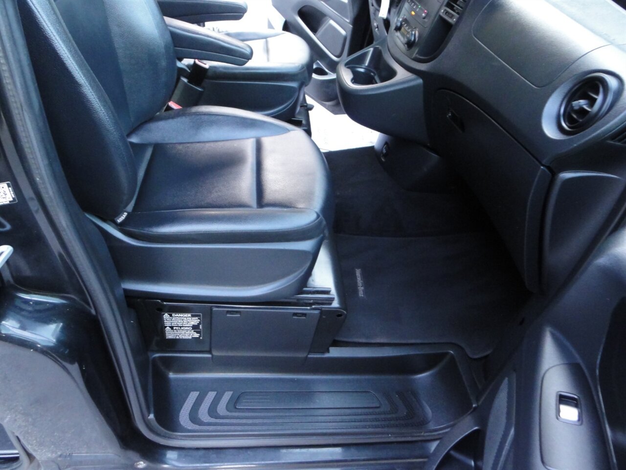 2018 Mercedes-Benz Metris 8 Passenger - Photo 37 - Deland, FL 32720