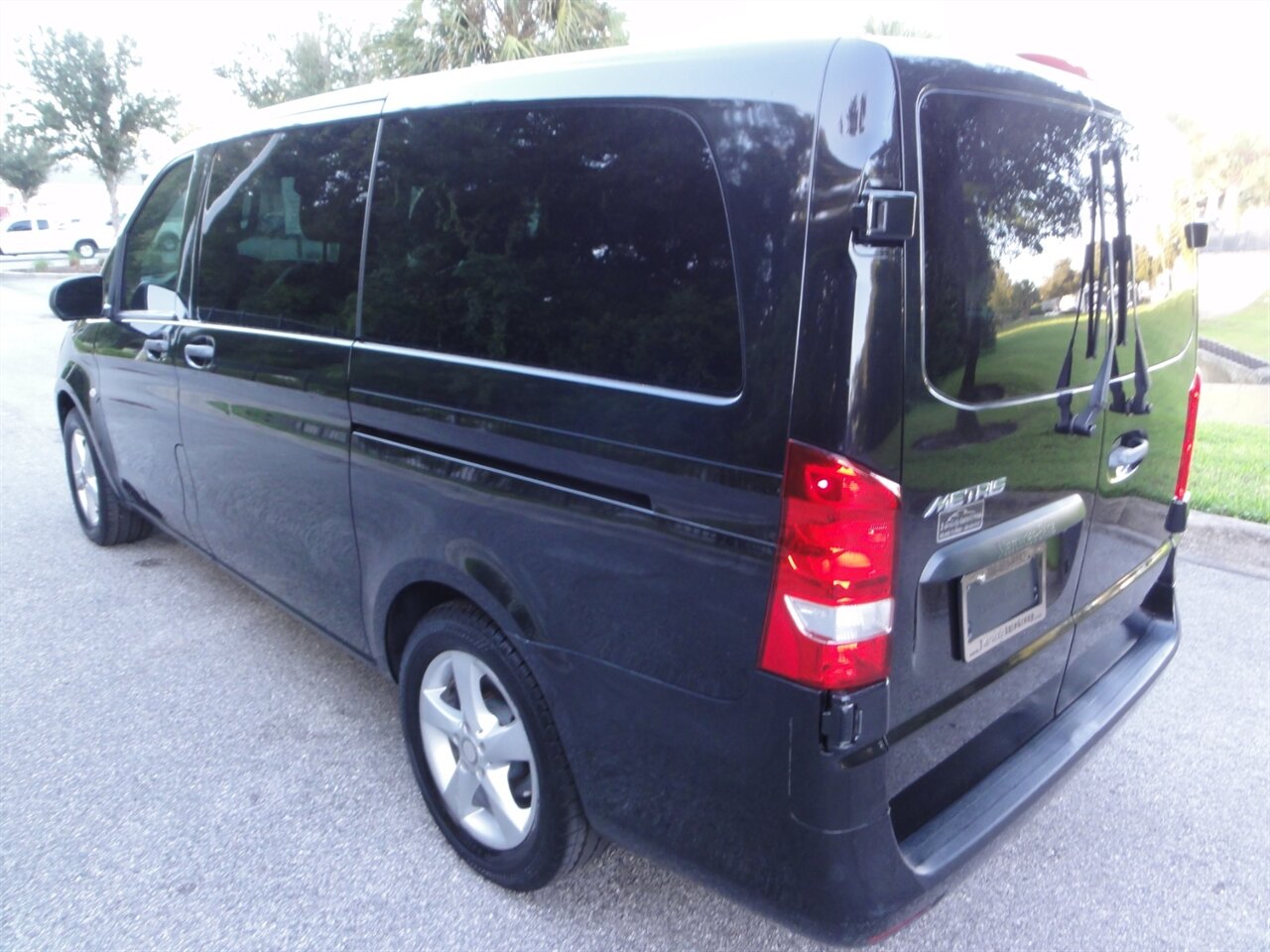 2018 Mercedes-Benz Metris 8 Passenger - Photo 4 - Deland, FL 32720