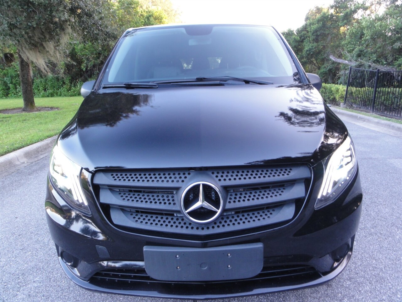 2018 Mercedes-Benz Metris 8 Passenger - Photo 5 - Deland, FL 32720