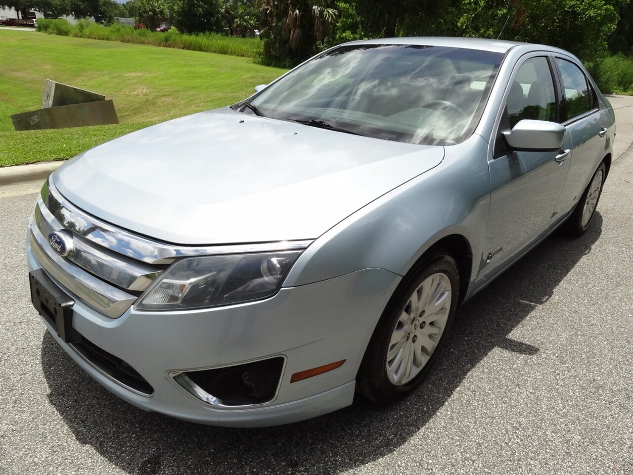 2010 Ford Fusion Hybrid Hybrid premium - Photo 2 - Deland, FL 32720