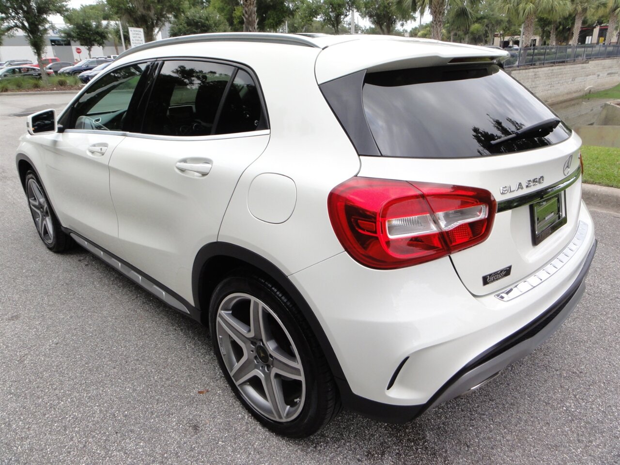 2015 Mercedes-Benz GLA GLA 250 4MATIC  Premium - Photo 4 - Deland, FL 32720