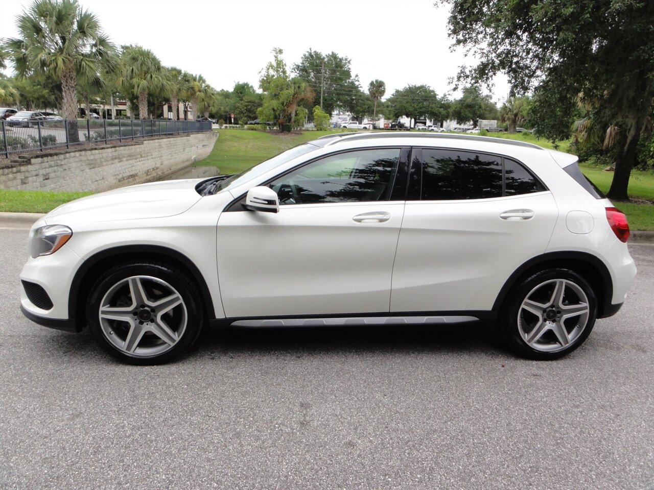 2015 Mercedes-Benz GLA GLA 250 4MATIC  Premium - Photo 16 - Deland, FL 32720