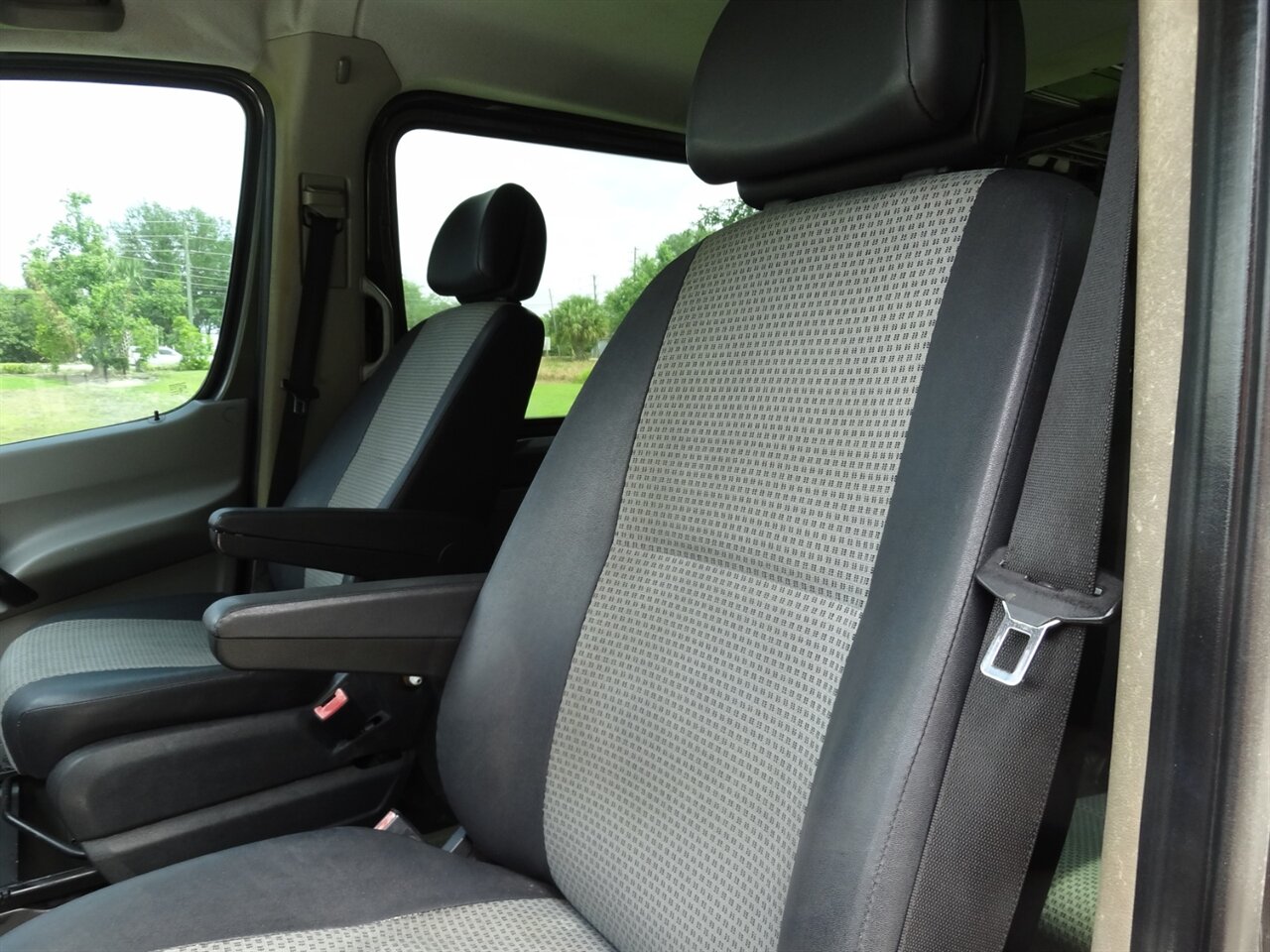2007 Dodge Sprinter 2500 - Photo 38 - Deland, FL 32720