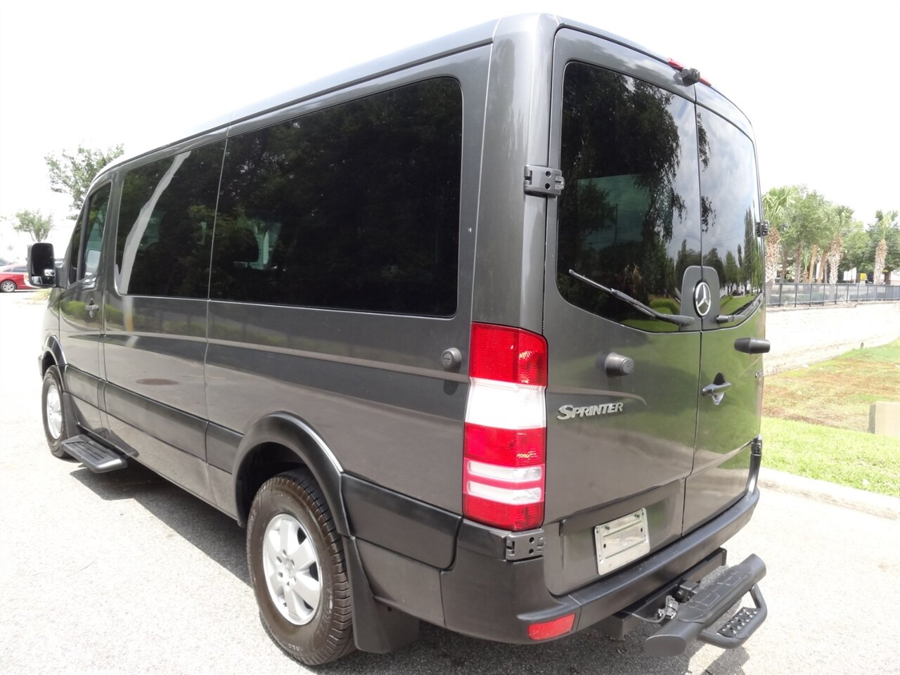 2007 Dodge Sprinter 2500 - Photo 4 - Deland, FL 32720
