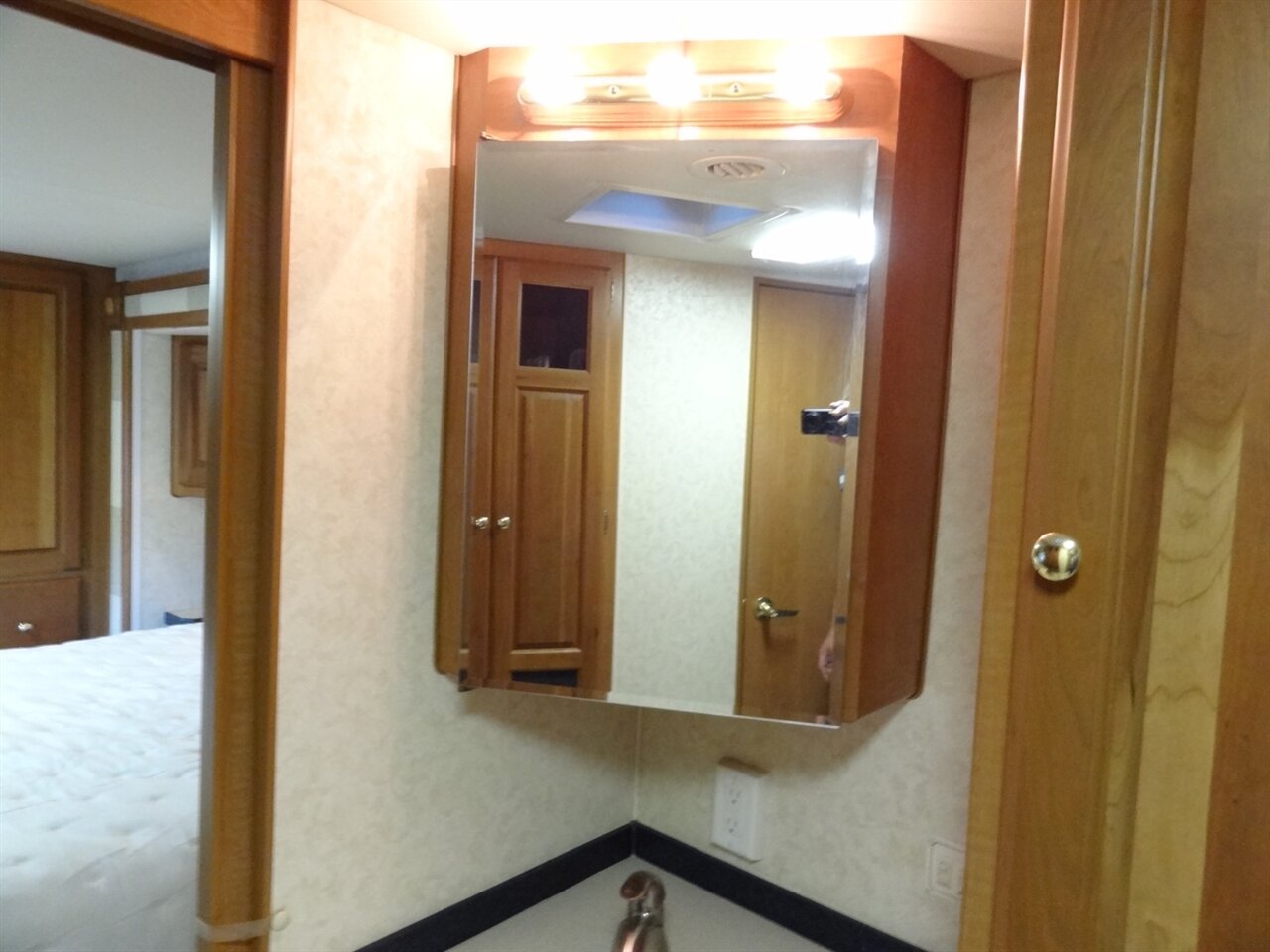 2003 Monaco Diplomat 40PST Class A  Premium - Photo 68 - Deland, FL 32720