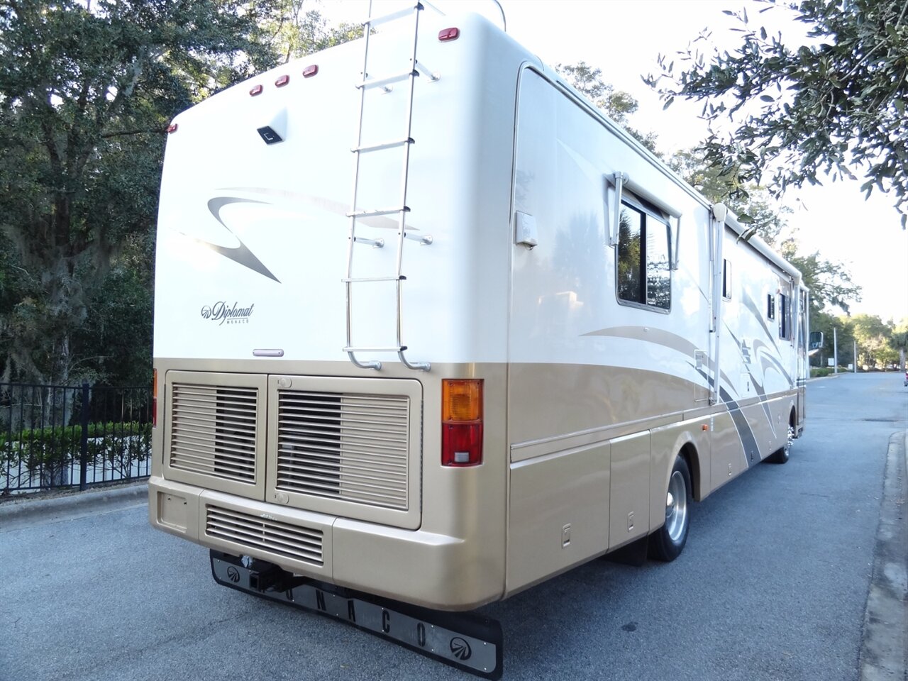 2003 Monaco Diplomat 40PST Class A  Premium - Photo 11 - Deland, FL 32720