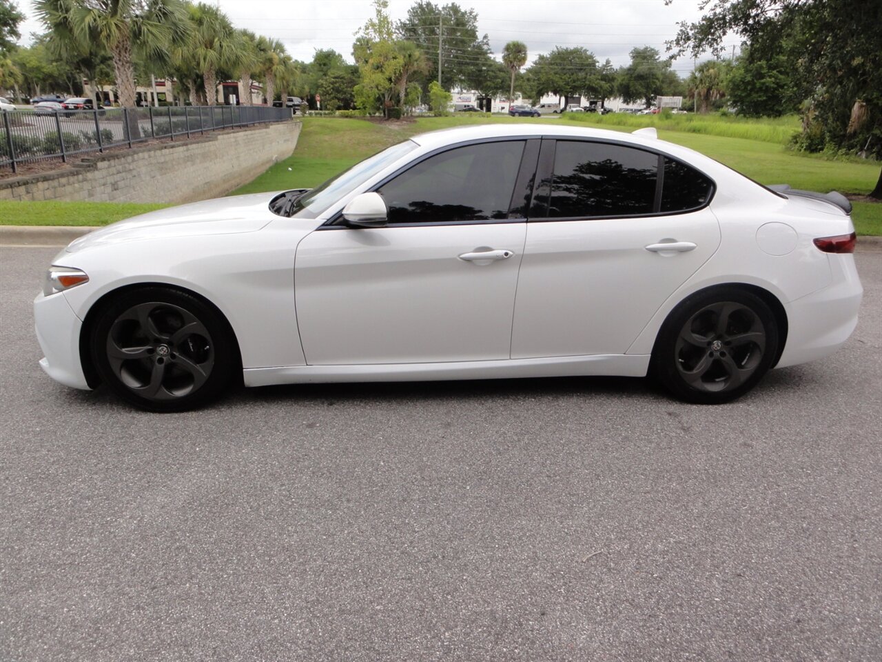 2017 Alfa Romeo Giulia Sport Ultra premium - Photo 16 - Deland, FL 32720