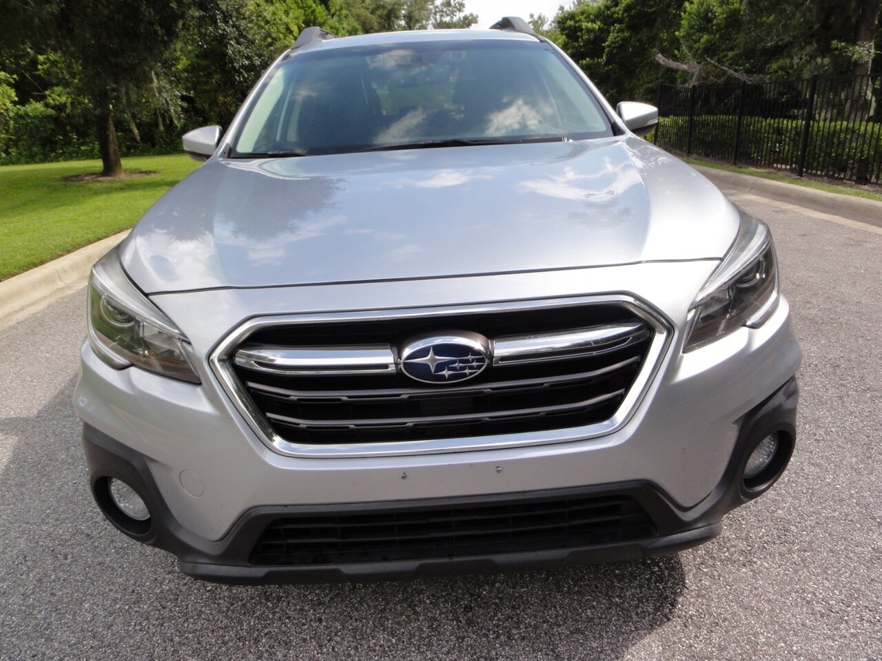 2018 Subaru Outback 2.5i Premium   - Photo 5 - Deland, FL 32720