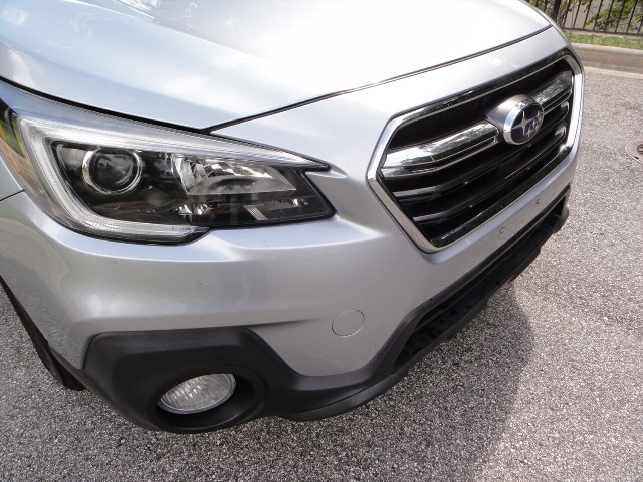 2018 Subaru Outback 2.5i Premium   - Photo 7 - Deland, FL 32720