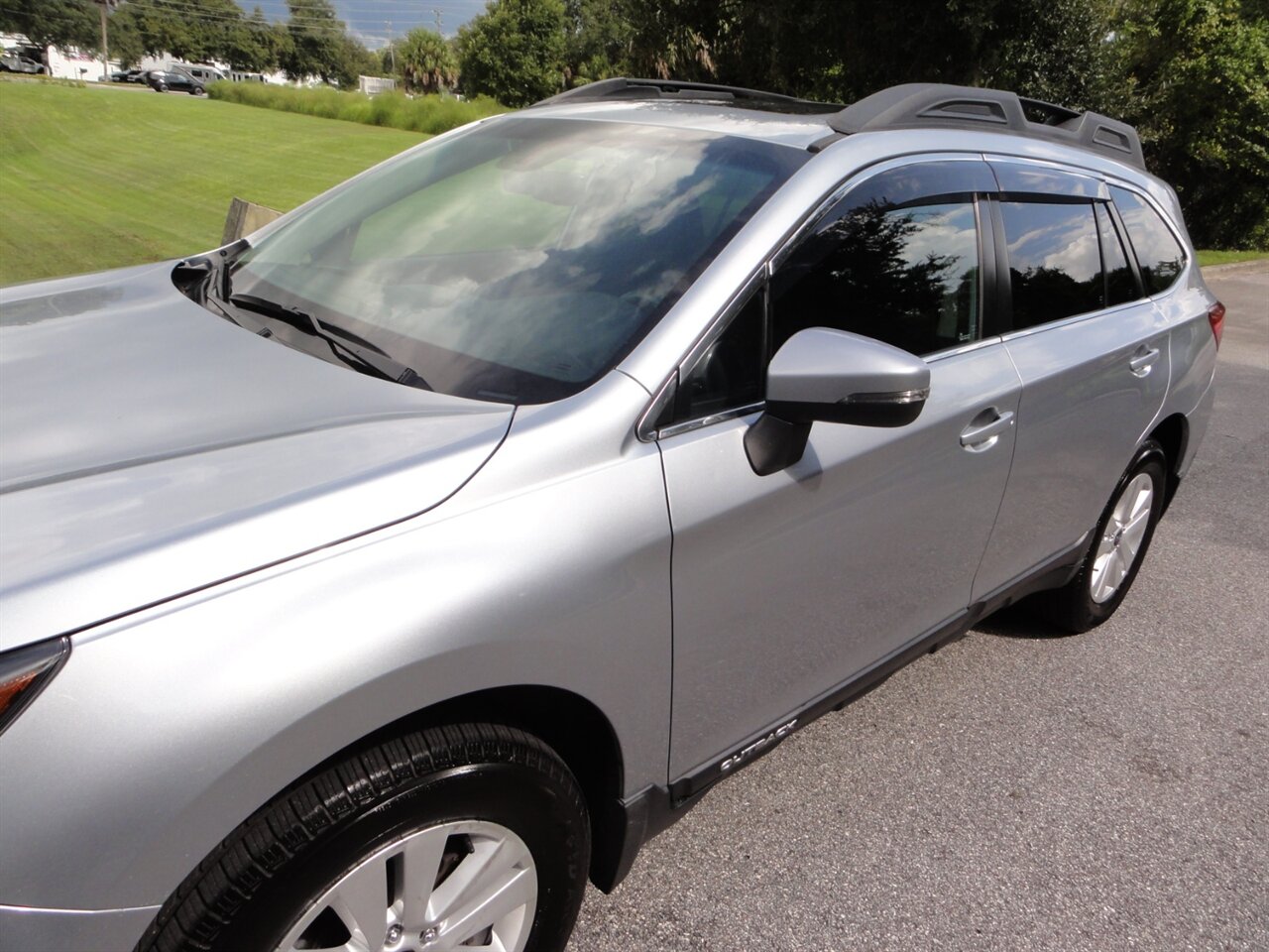 2018 Subaru Outback 2.5i Premium   - Photo 9 - Deland, FL 32720