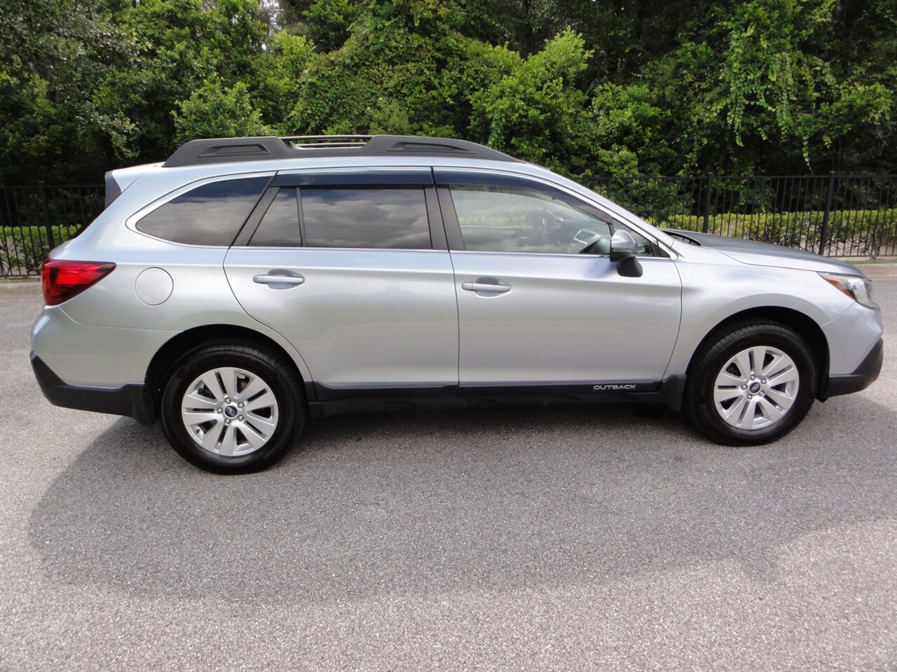 2018 Subaru Outback 2.5i Premium   - Photo 15 - Deland, FL 32720