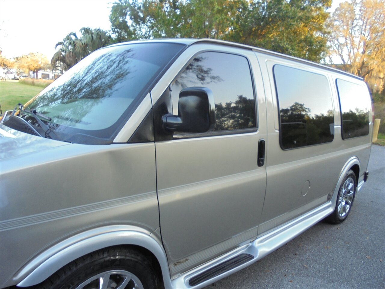 2003 GMC Savana Southern Comfort Premium   - Photo 9 - Deland, FL 32720