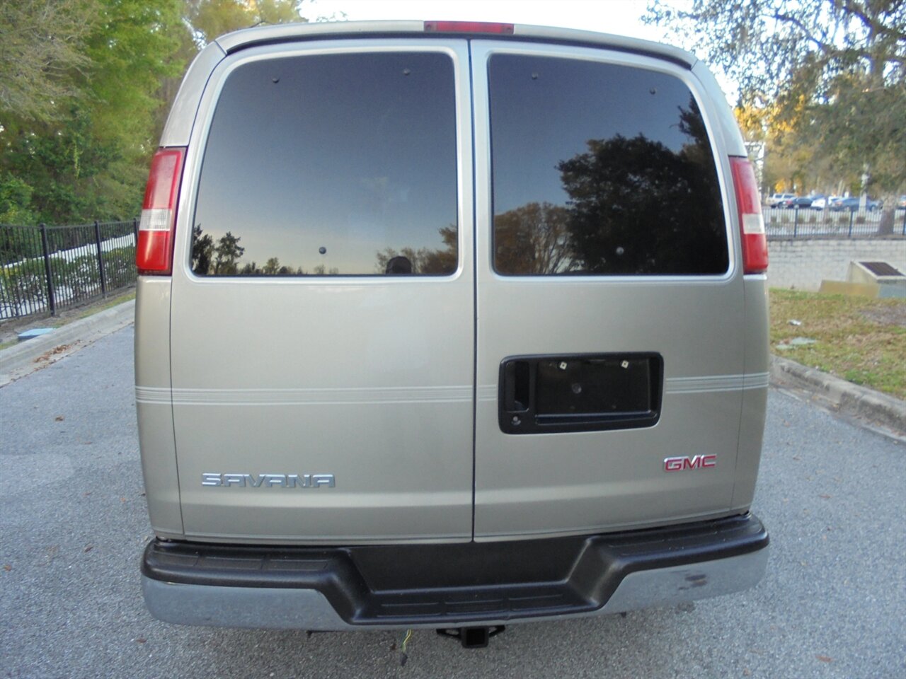 2003 GMC Savana Southern Comfort Premium   - Photo 14 - Deland, FL 32720