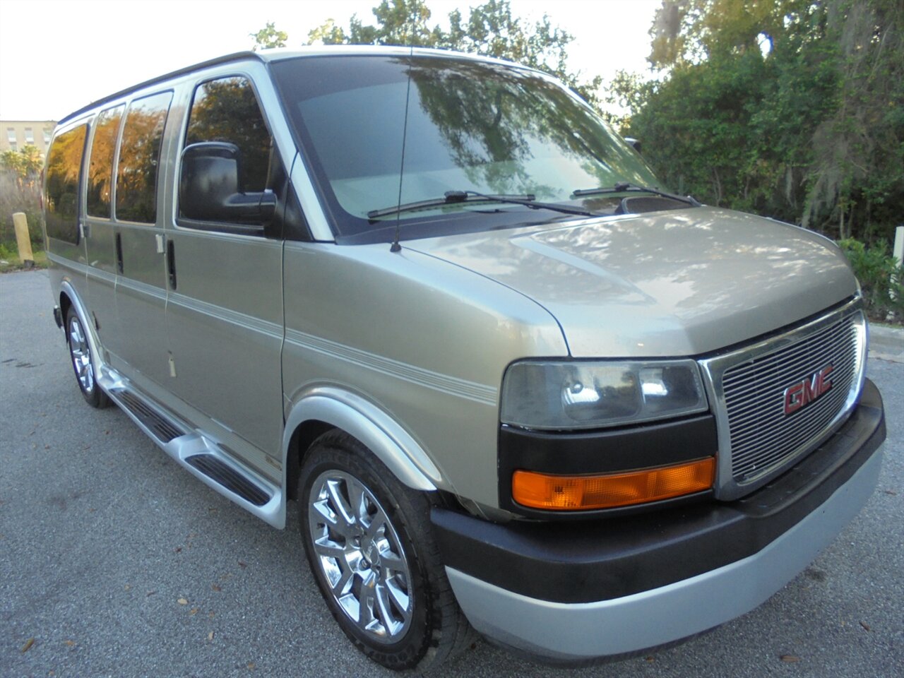 2003 GMC Savana Southern Comfort Premium   - Photo 1 - Deland, FL 32720