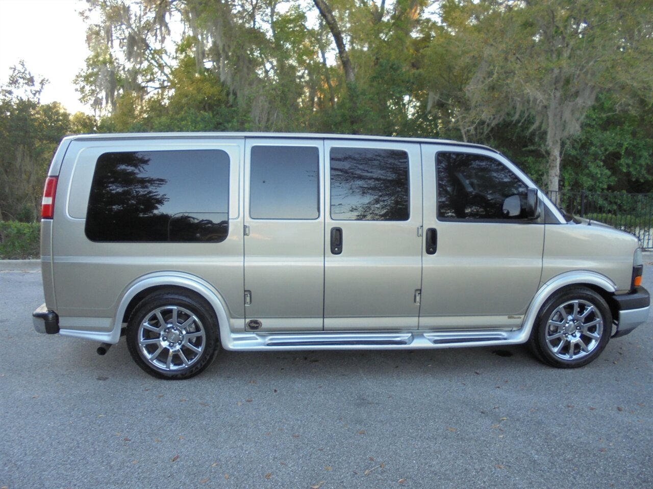 2003 GMC Savana Southern Comfort Premium   - Photo 15 - Deland, FL 32720