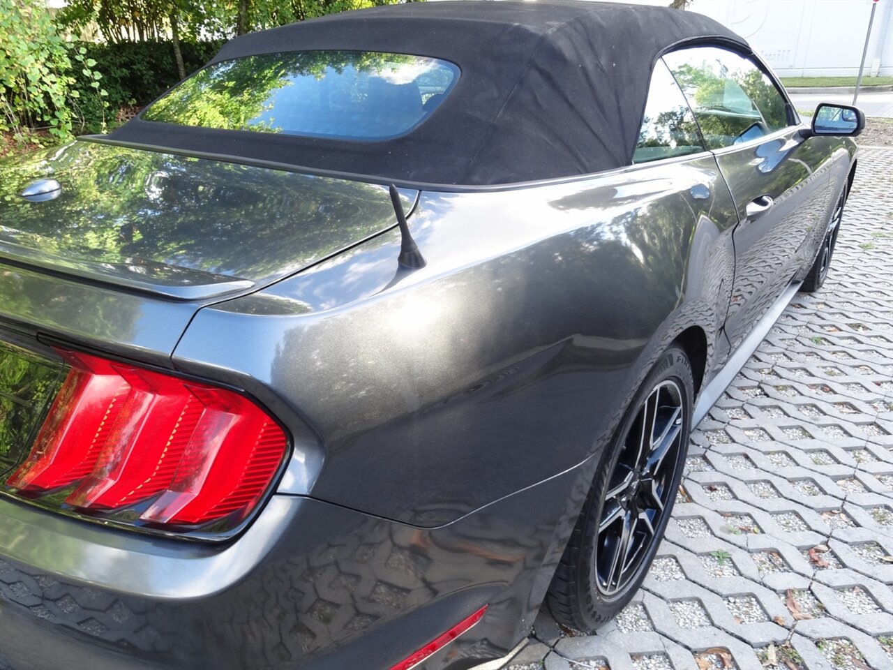 2018 Ford Mustang EcoBoost  Premium - Photo 17 - Deland, FL 32720