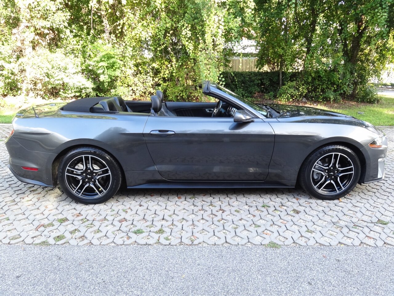 2018 Ford Mustang EcoBoost  Premium - Photo 21 - Deland, FL 32720