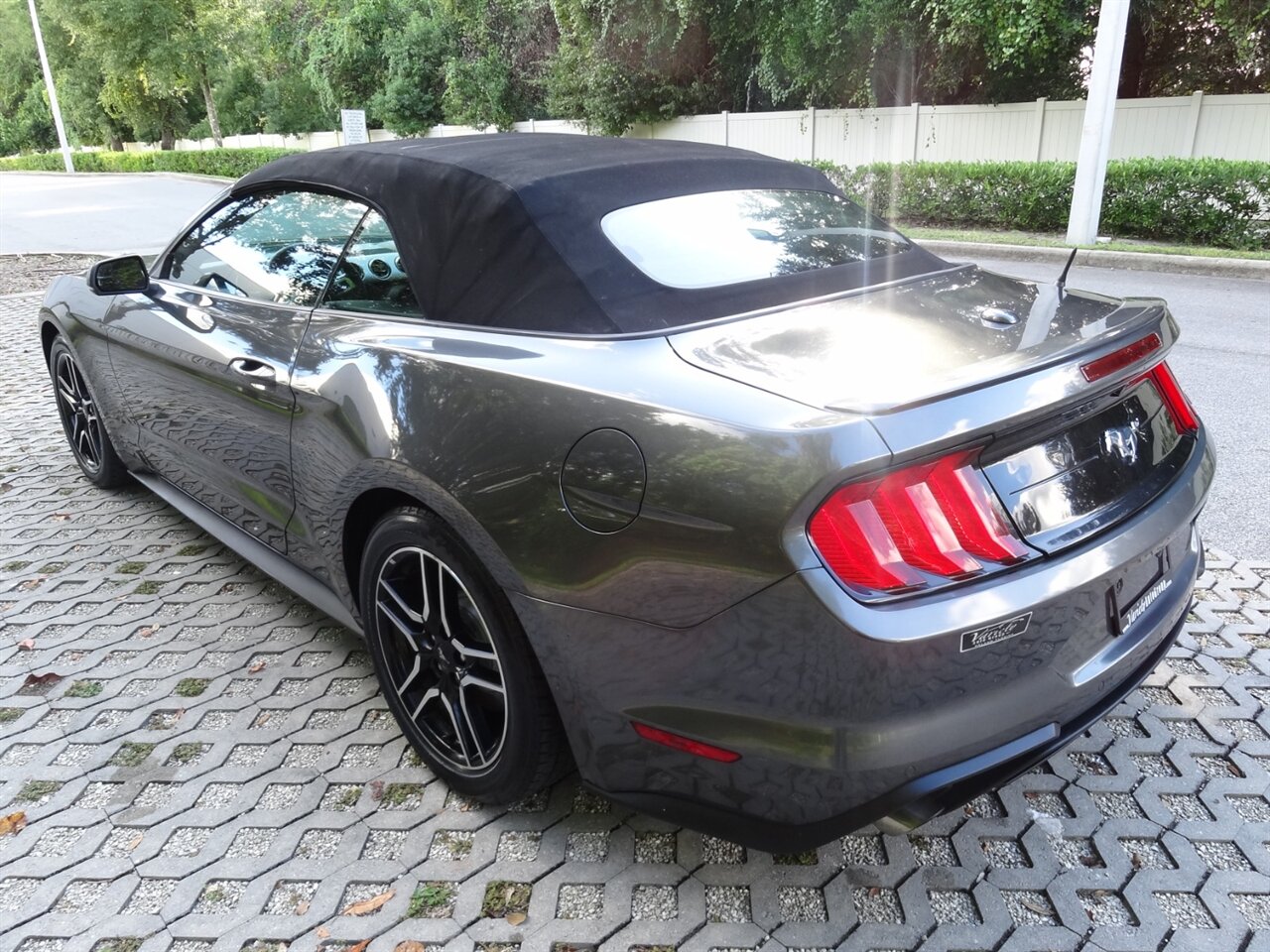 2018 Ford Mustang EcoBoost  Premium - Photo 8 - Deland, FL 32720