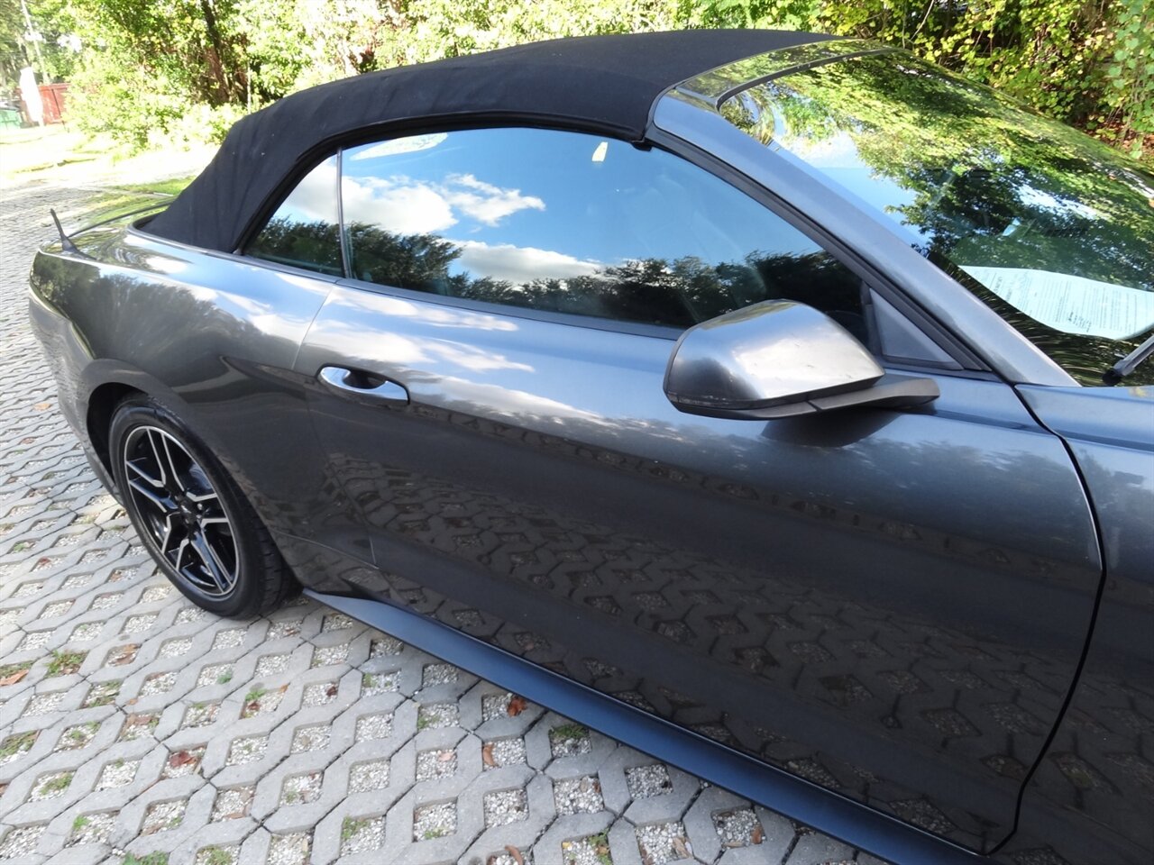 2018 Ford Mustang EcoBoost  Premium - Photo 14 - Deland, FL 32720