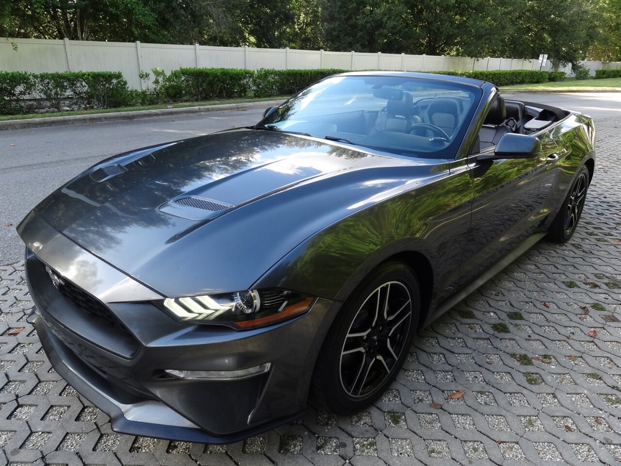 2018 Ford Mustang EcoBoost  Premium - Photo 2 - Deland, FL 32720