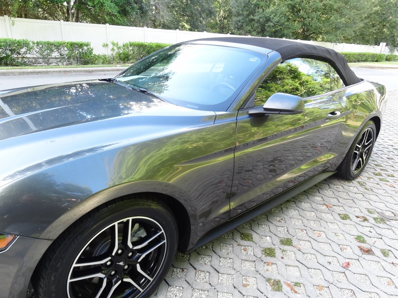 2018 Ford Mustang EcoBoost  Premium - Photo 13 - Deland, FL 32720