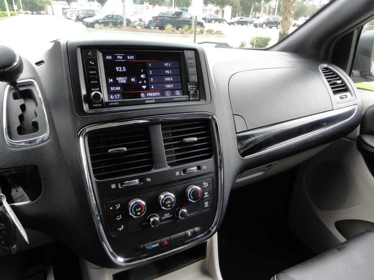 2019 Dodge Grand Caravan SXT  Stow n Go - Photo 58 - Deland, FL 32720