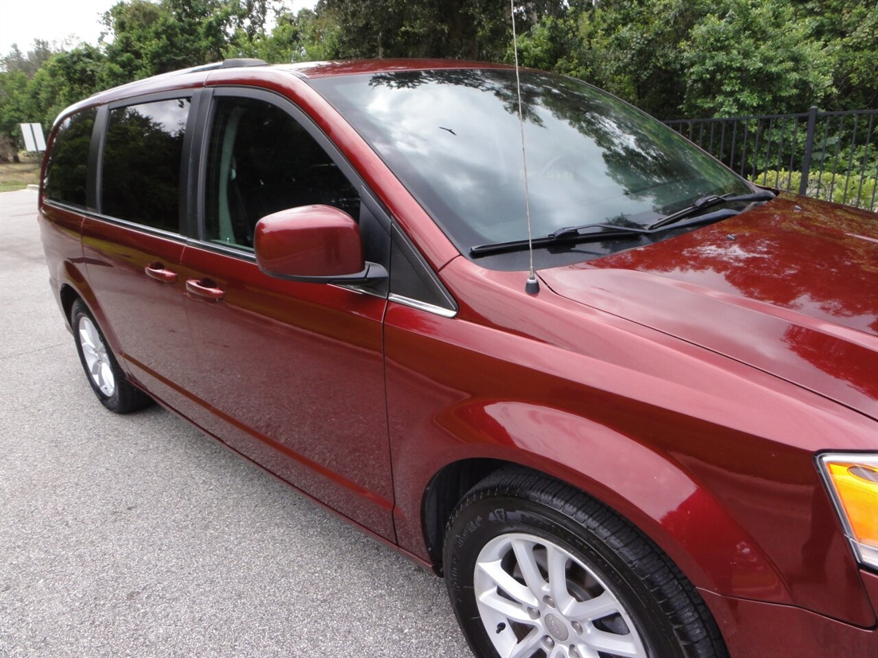2019 Dodge Grand Caravan SXT  Stow n Go - Photo 8 - Deland, FL 32720