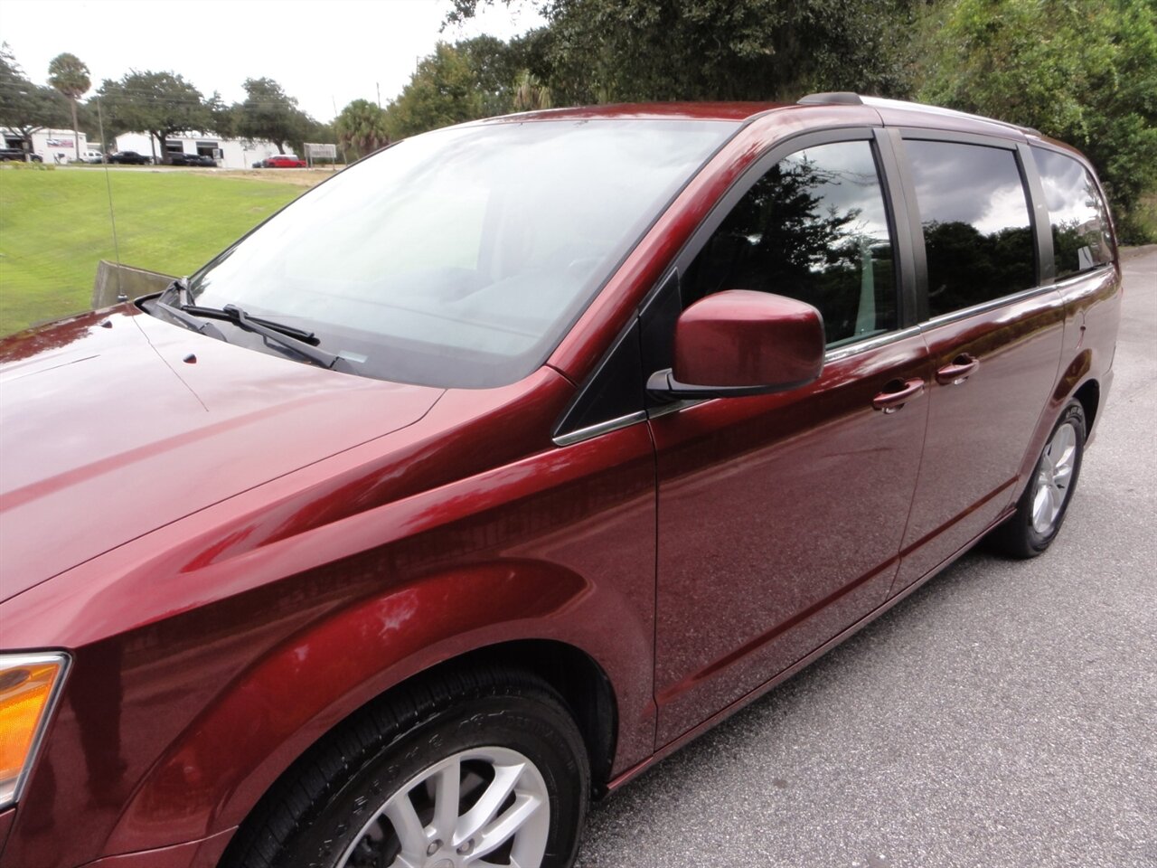 2019 Dodge Grand Caravan SXT  Stow n Go - Photo 9 - Deland, FL 32720