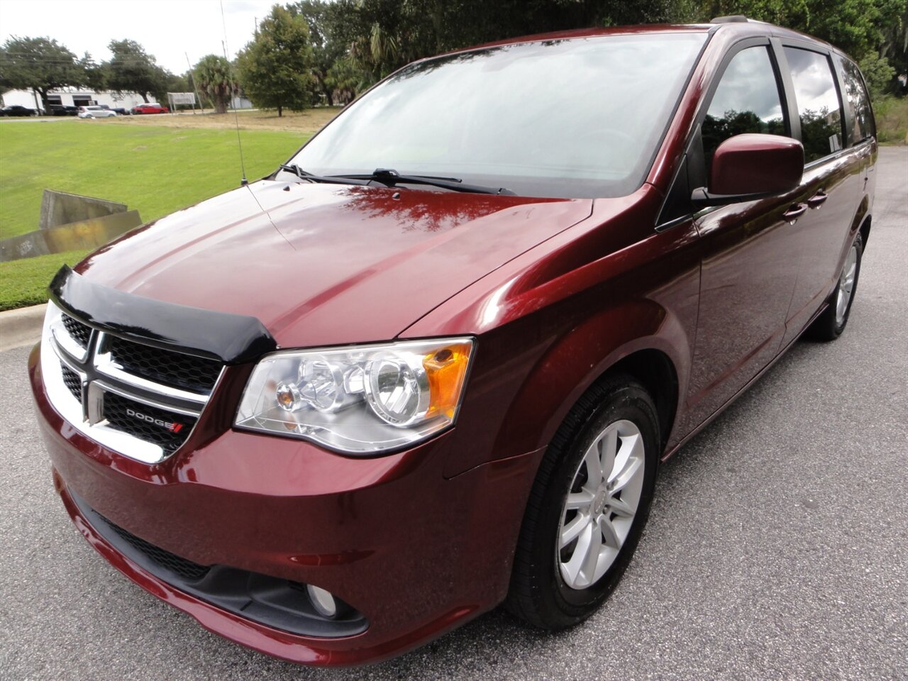 2019 Dodge Grand Caravan SXT  Stow n Go - Photo 2 - Deland, FL 32720