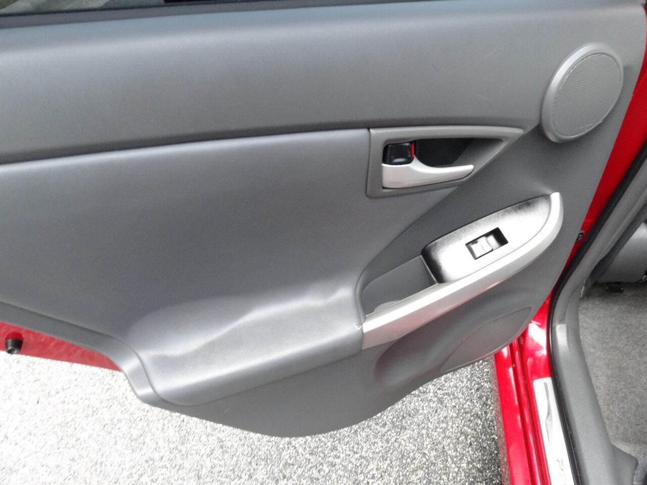 2010 Toyota Prius V   - Photo 38 - Deland, FL 32720