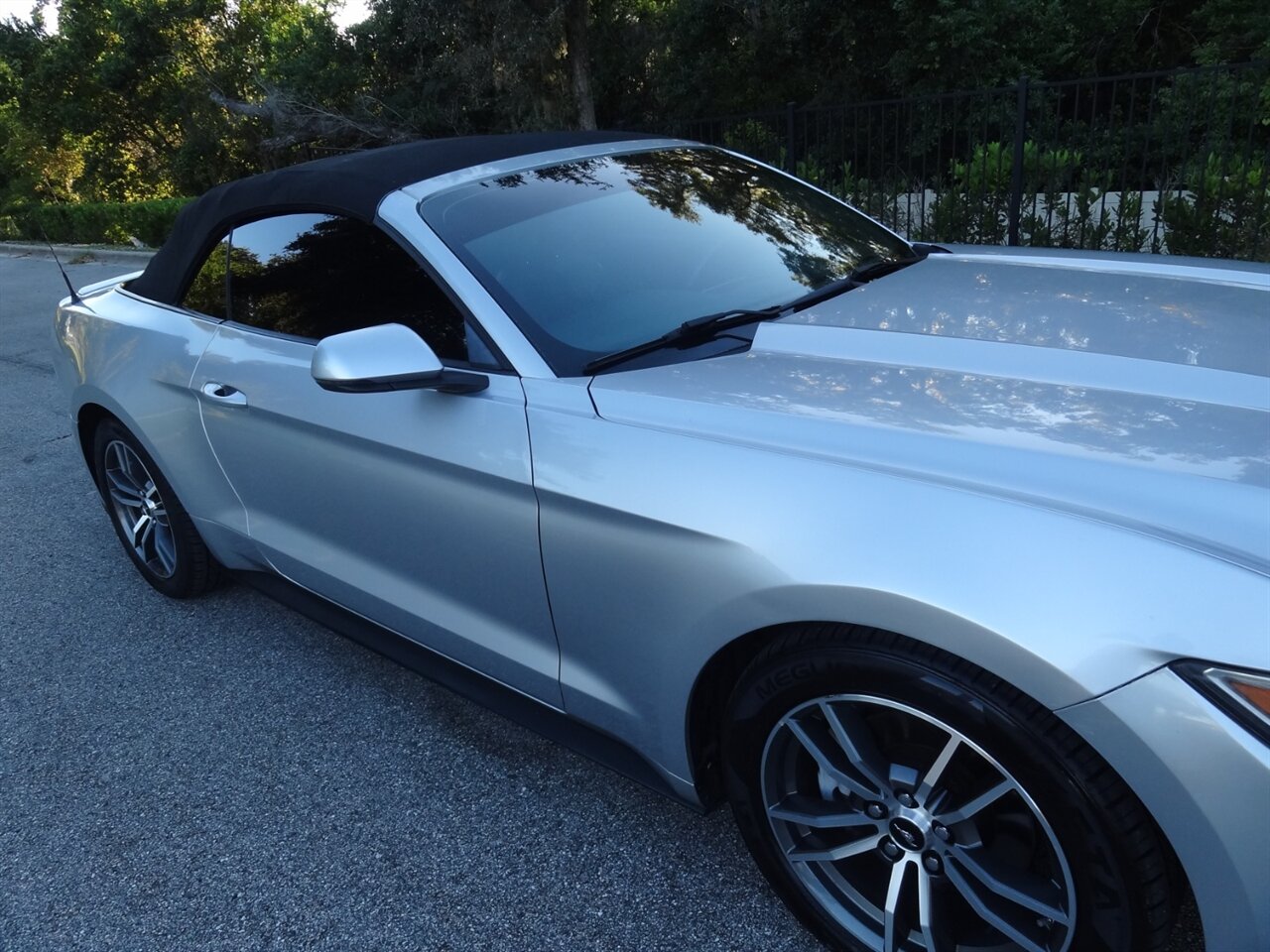 2015 Ford Mustang EcoBoost Premium   - Photo 12 - Deland, FL 32720