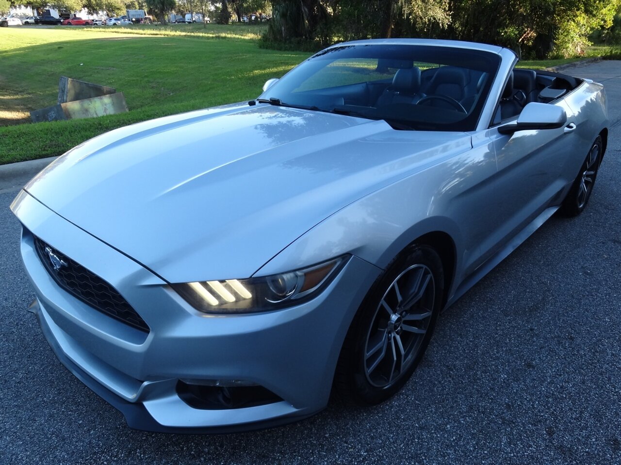 2015 Ford Mustang EcoBoost Premium   - Photo 2 - Deland, FL 32720