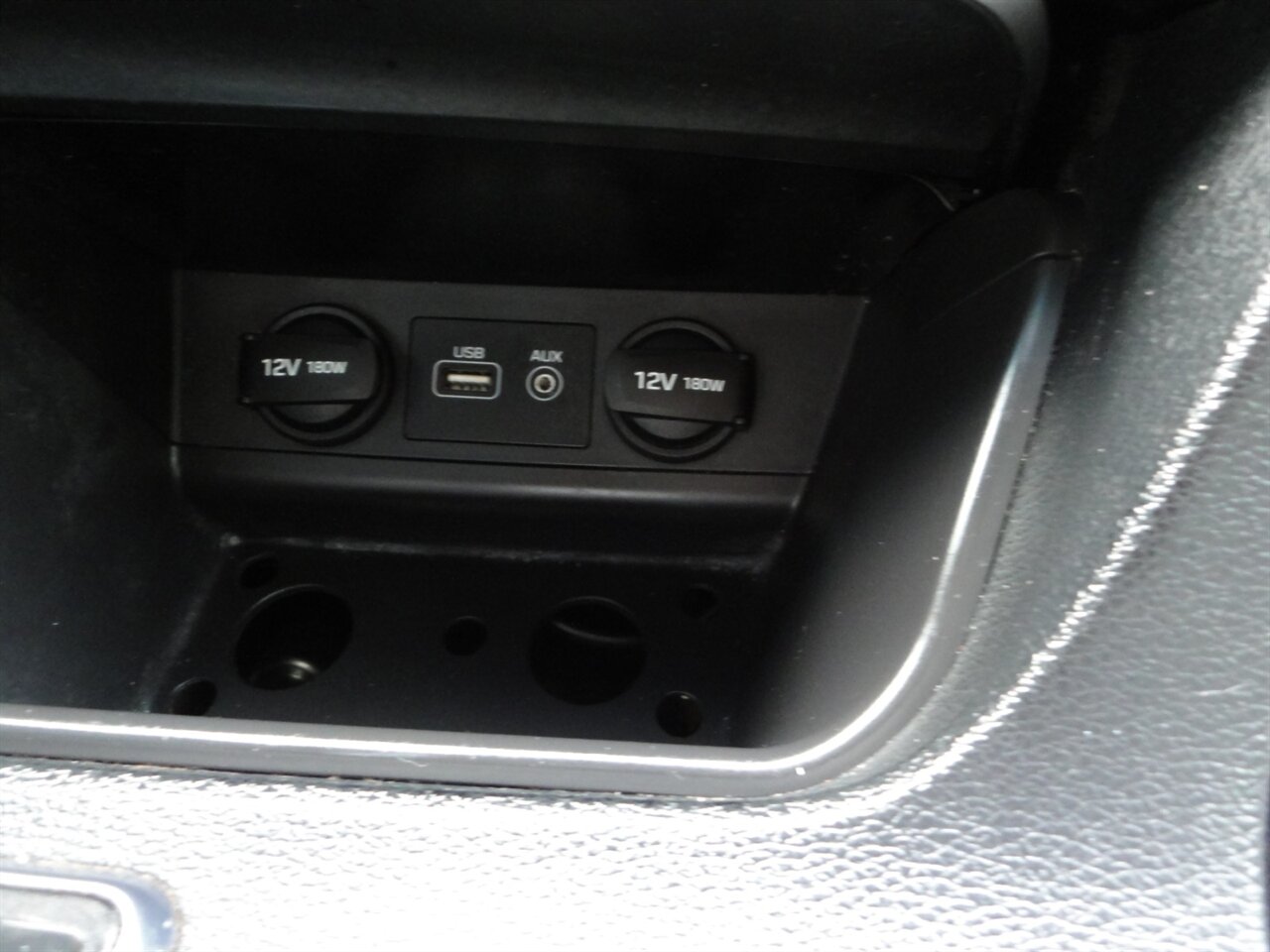 2017 Hyundai SONATA Hybrid SE - Photo 52 - Deland, FL 32720