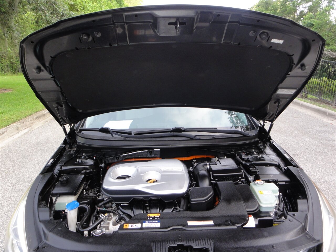 2017 Hyundai SONATA Hybrid SE - Photo 26 - Deland, FL 32720