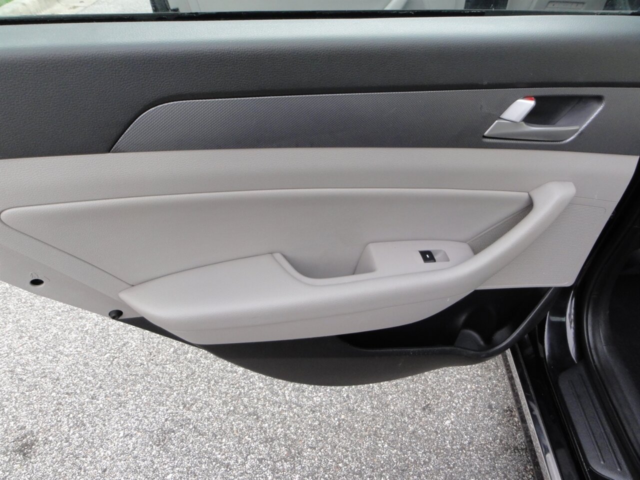 2017 Hyundai SONATA Hybrid SE - Photo 36 - Deland, FL 32720