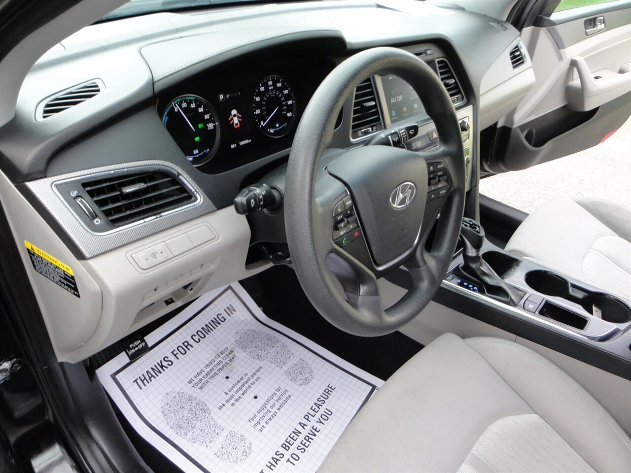 2017 Hyundai SONATA Hybrid SE - Photo 31 - Deland, FL 32720