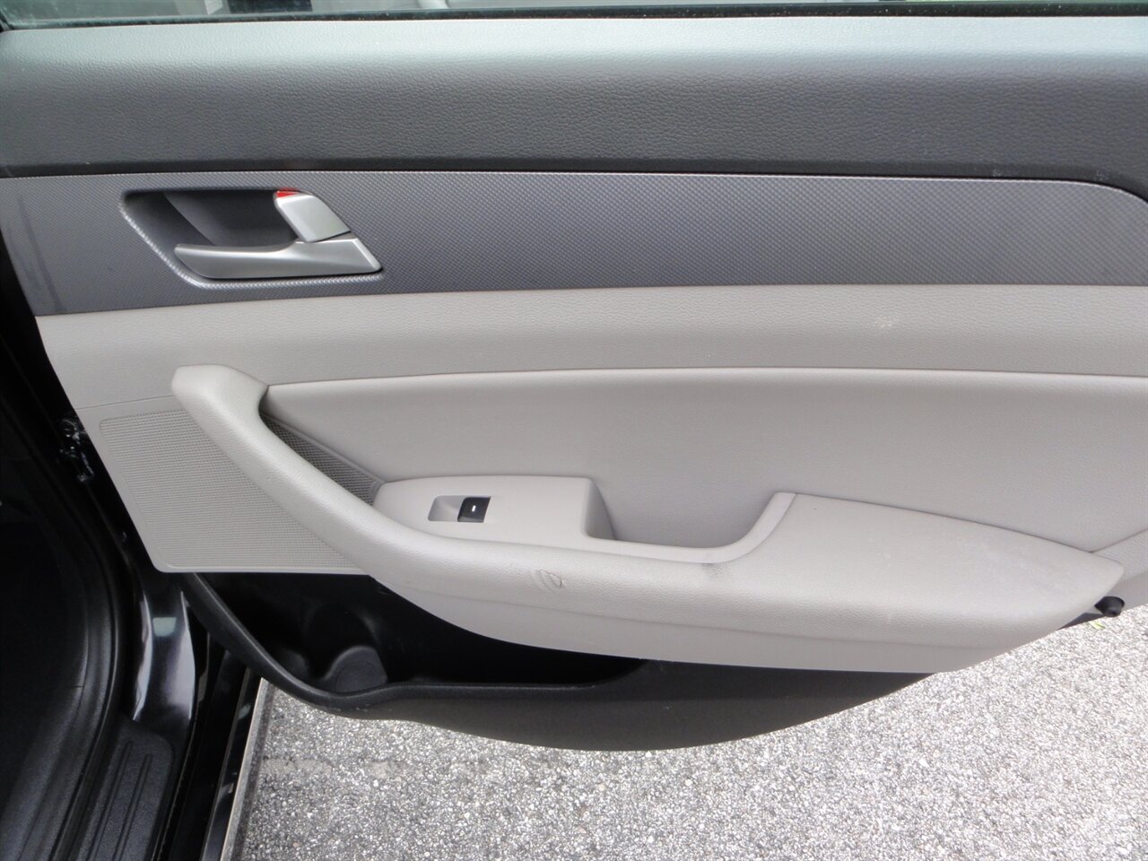 2017 Hyundai SONATA Hybrid SE - Photo 39 - Deland, FL 32720