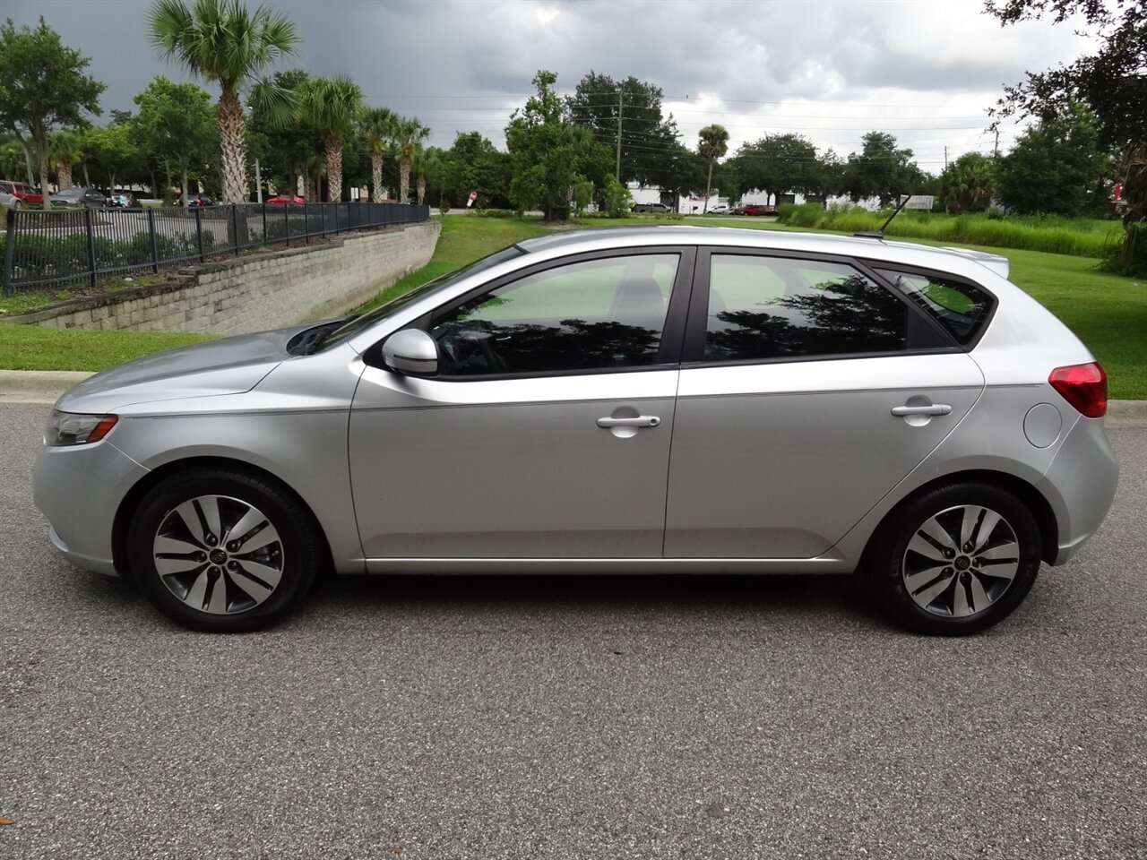 2013 Kia Forte5 EX   - Photo 15 - Deland, FL 32720
