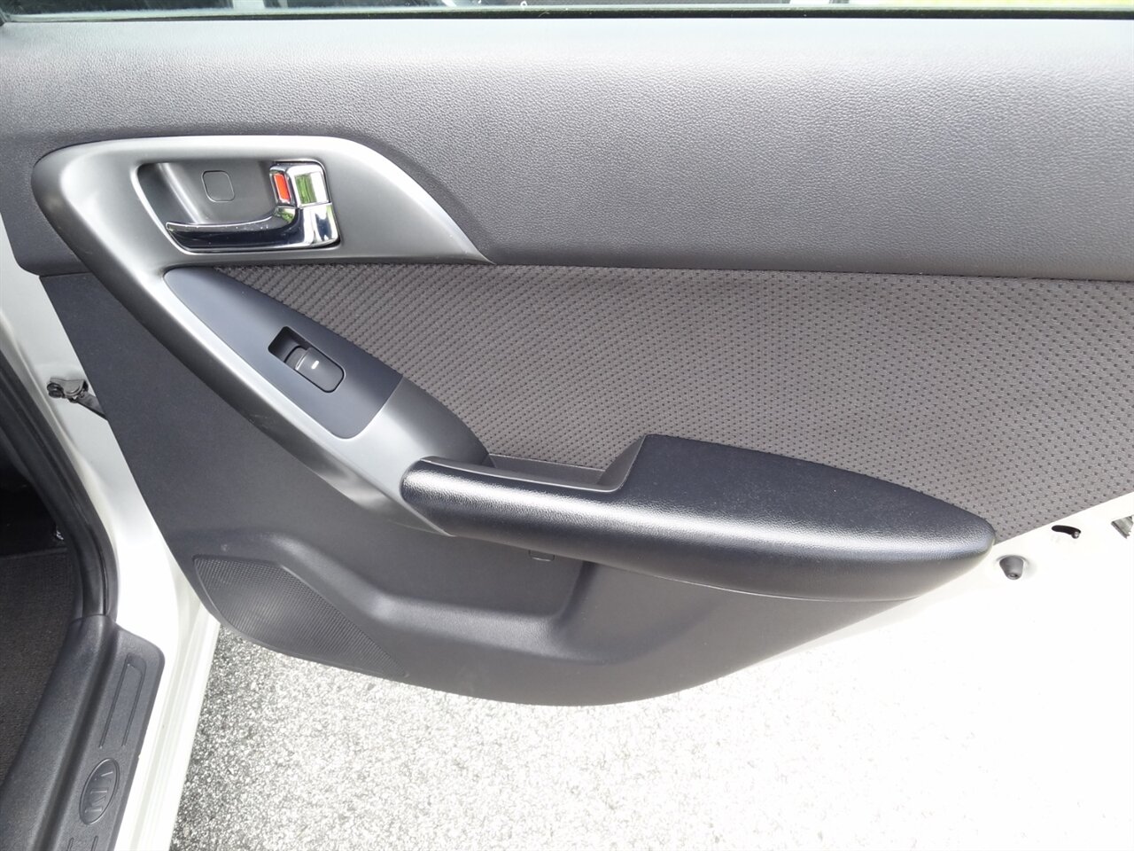 2013 Kia Forte5 EX   - Photo 31 - Deland, FL 32720