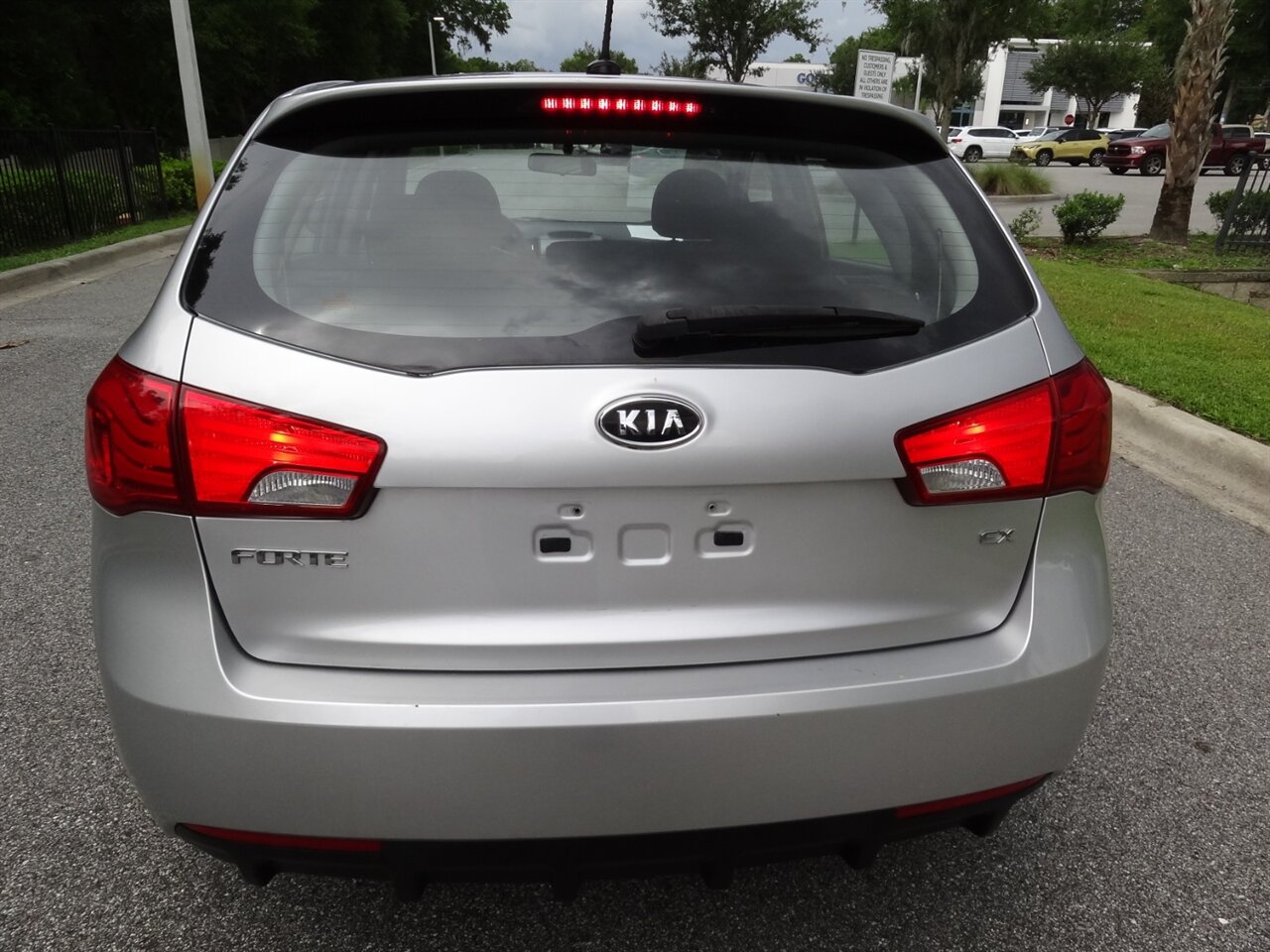 2013 Kia Forte5 EX   - Photo 8 - Deland, FL 32720