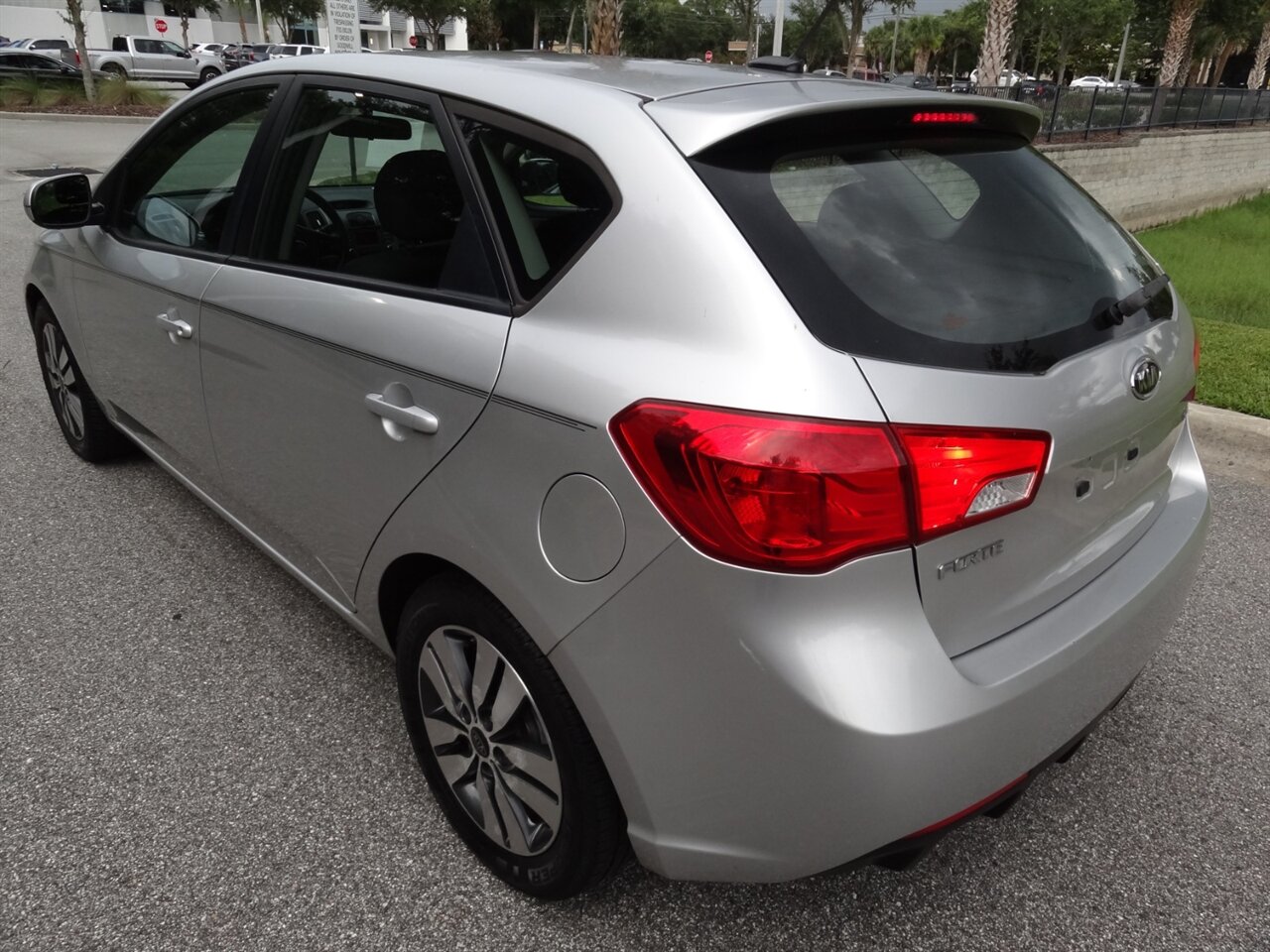 2013 Kia Forte5 EX   - Photo 4 - Deland, FL 32720