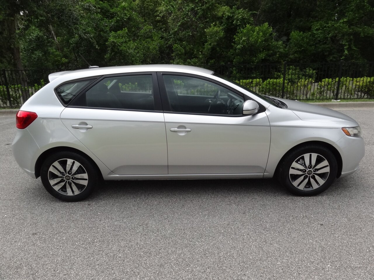 2013 Kia Forte5 EX   - Photo 16 - Deland, FL 32720