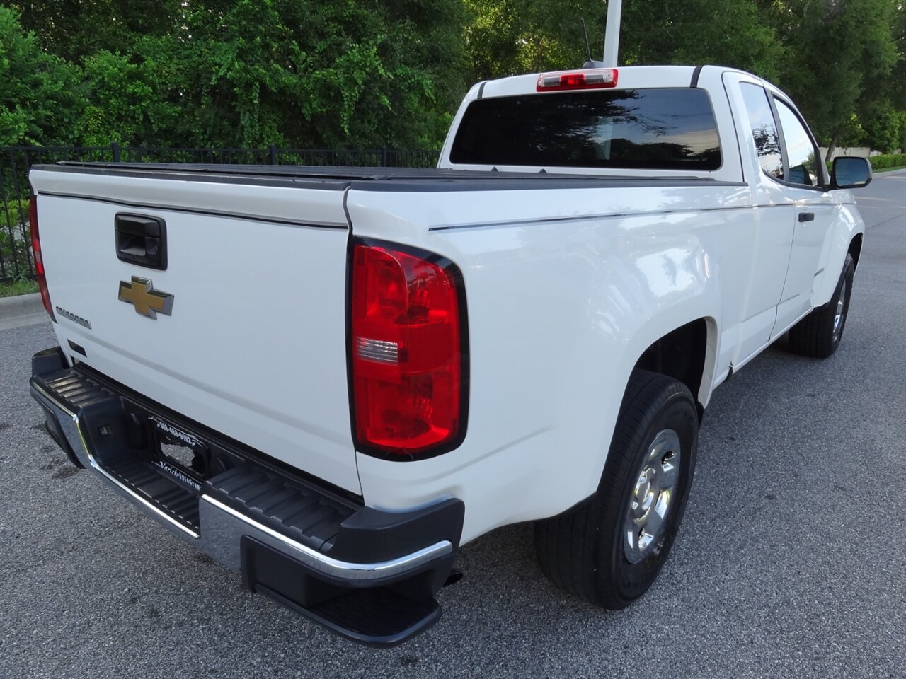 2016 Chevrolet Colorado Pick up truck   - Photo 3 - Deland, FL 32720