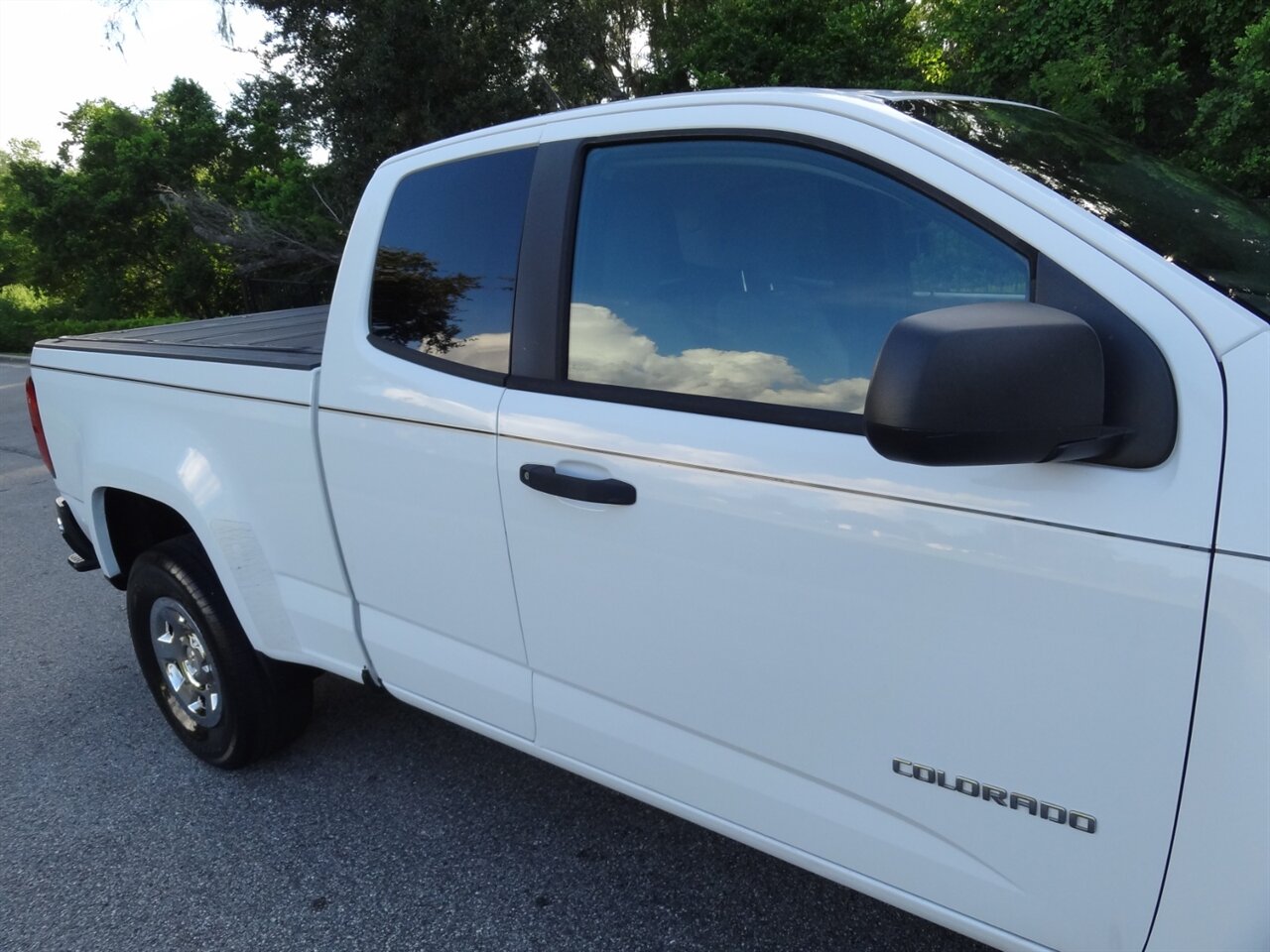 2016 Chevrolet Colorado Pick up truck   - Photo 10 - Deland, FL 32720