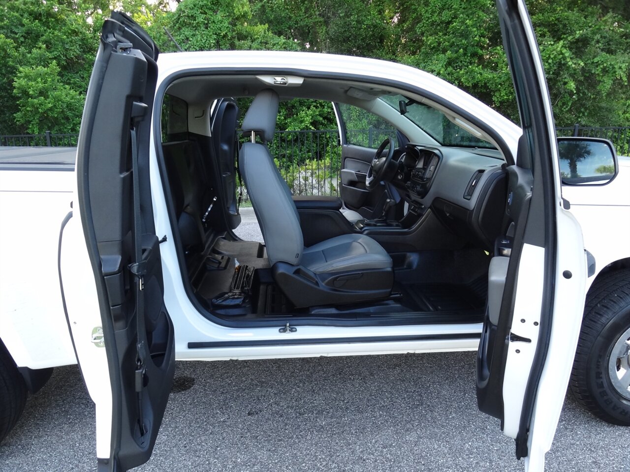 2016 Chevrolet Colorado Pick up truck   - Photo 28 - Deland, FL 32720