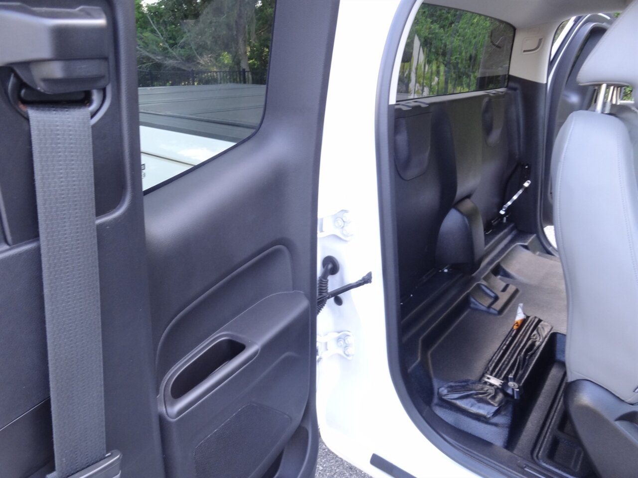 2016 Chevrolet Colorado Pick up truck   - Photo 41 - Deland, FL 32720